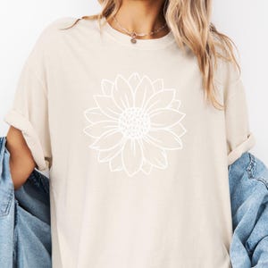 Sunflower flower Shirt, Butterfly Tee, Mothers Day Gift Shirt, Sunflower Shirt, Floral Tshirt, Flowers Gift T-shirt, Botanical Tee,Flower