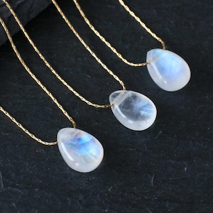 Ciondolo in pietra di luna autentica, a forma di lacrima, su catena regolabile in oro o argento (37-43 cm), collana in pietra di luna, fatta a mano, elegante
