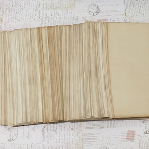 25 feuilles de papier teint dans le thé - 24 # - Papier séché à l'air teint dans le thé.  Version imprimable.  Aspect antique. Papier journal teint en thé.