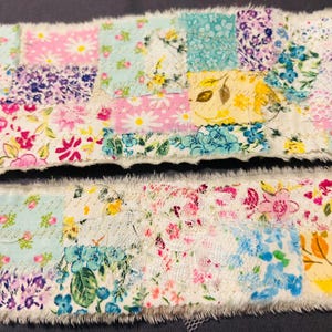 Floral print vintage style fabric snippet roll. Coordinates with floral print ruffles.