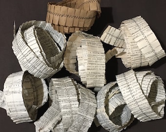 Juego de 2 rollos de volantes de una yarda y 3,25 cm de ancho. Texto de libro, diccionario de francés, inglés o chino, página de matemáticas, papel de música y volantes de papel kraft.