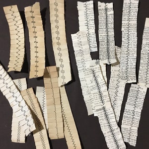 Papel tingido com chá ou babado de papel de livro com costura decorativa. Papel babado - conjunto de 5 ou 10
