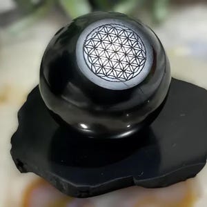 Shungite Sphere Engraved with Stand 5 CM / 8 CM - OM - Buddha - Flower of life