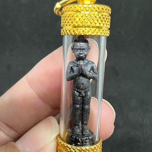 Beroemde zwarte Ai Khai, Aiki Wat Chedi krachtige pandentdant Heilige geluksbrenger talisman voor rijkdom gezegende Thaise Boeddha-amulet