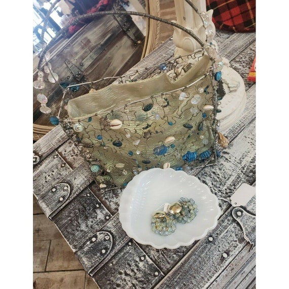 Vintage metal shaped purse bag with nautilus shell