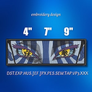 Puede incluir: Parche bordado con ojos de estilo anime sobre un fondo a rayas azules y blancas. Los ojos son morados y amarillos, con caracteres japoneses. Disponible en tamaños de 10 cm, 18 cm y 23 cm. El texto "embroidery design" está en la parte superior.
