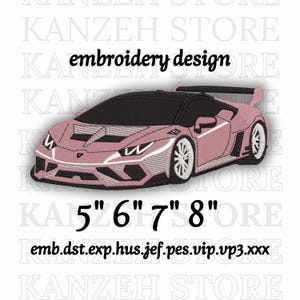 Op de afbeelding: Roze en zwart borduurontwerp van een sportwagen met witte accenten. Het ontwerp bevat de tekst "borduurontwerp" en de maten 12,7 cm, 15,2 cm, 17,8 cm en 20,3 cm. Bestandsformaten worden ook vermeld.