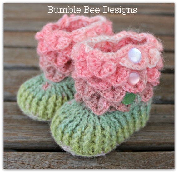 crocodile stitch baby booties