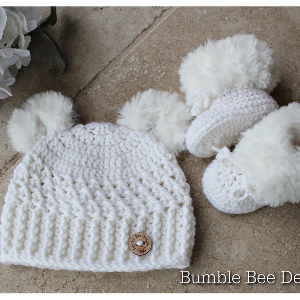 Chaussons et chapeau luxueux en fourrure au crochet | Chaussures de berceau d'hiver | Bottes en fourrure naturelle | Chaussons doux au crochet | Chapeau d'ours en peluche | Fourrure Blanche | doux