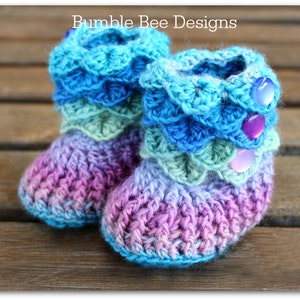 Crochet Crocodile Stitch Baby Booties mermaid colours size 0-6 months, crochet booties, baby booties, merino wool, baby gift, rainbow image 1