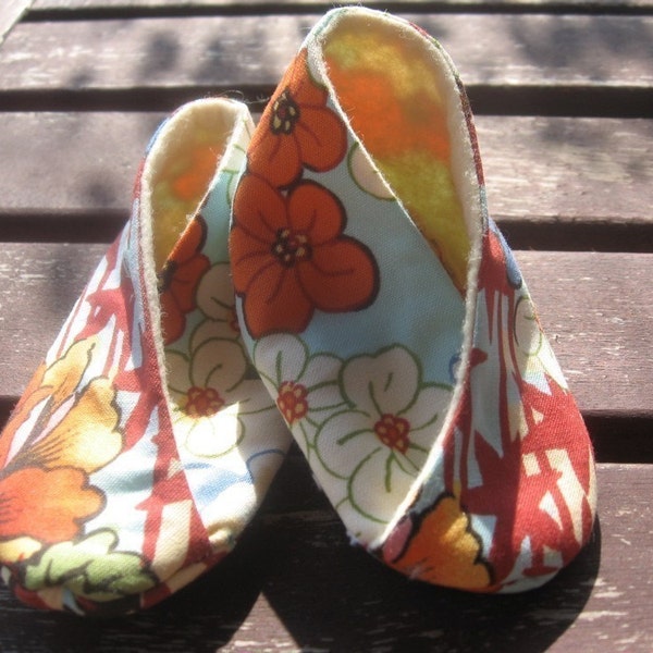 Kimono wrapped newborn shoes