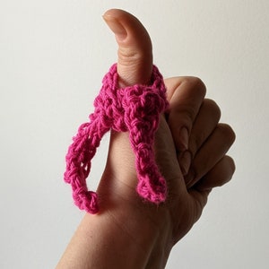 a scarfy-warfy for your wittle fingie-wingie