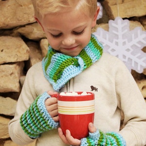 Kinderspiel Ohrenklappenmütze, Halswärmer, fingerlose Handschuhe für Kinder von 3 bis 10 Jahren Bild 3