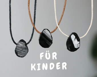 Kinder Kette roher schwarzer Turmalin, Schutzstein Kette für Kinder, Konfirmation, Mutmacher, Glücksbringer, Einschulung, Geburtsstein,