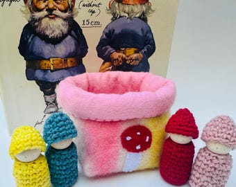 Wood Peg Dolls in wool basket: Waldorf Toy Set