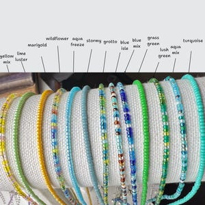 Collar de cuentas de semillas, joyería de vidrio diminuto, accesorio de cuentas delicadas, hilo de alambre delicado, estilo bohemio minimalista, cadena de capas, longitud ajustable imagen 6