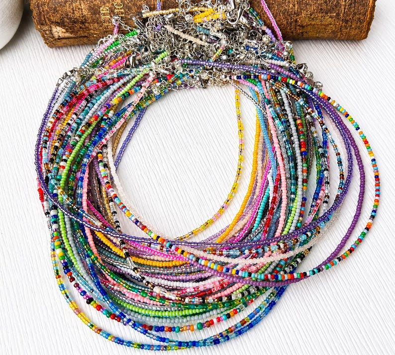 Collar de cuentas de semillas, joyería de vidrio diminuto, accesorio de cuentas delicadas, hilo de alambre delicado, estilo bohemio minimalista, cadena de capas, longitud ajustable imagen 10