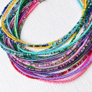 Collar de cuentas de semillas, joyería de vidrio diminuto, accesorio de cuentas delicadas, hilo de alambre delicado, estilo bohemio minimalista, cadena de capas, longitud ajustable imagen 12