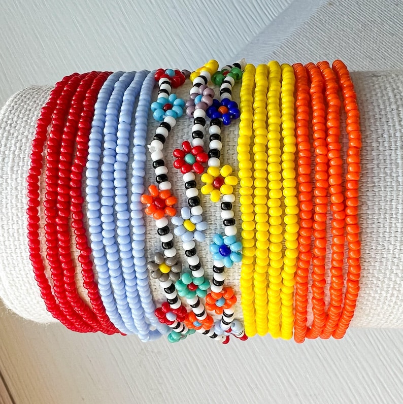 Seed Bead Bracelet Colorful Daisy Design Friendship Bracelet Gift Stretchy Elastic Band Glass Beads Handmade Jewelry Summer Beach Accessory Stackable Bracelets Bohemian Style Teen Fashion Bright Color Collection Wrist Accessories Gift Idea
