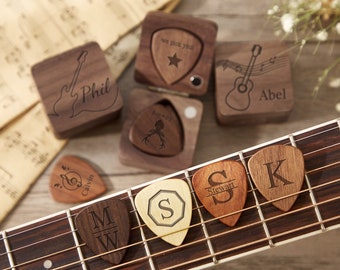 Custom Wooden Guitar Picks Box,Personalized Guitar Pick Holder Storage,Wood Guitar Plectrum Organizer Case,Music Gift for Guitarist Musician