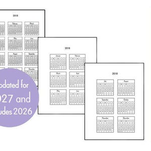 Puede incluir: Tres hojas de papel blanco con calendarios de 2018 impresos en negro con dise&ntilde;os de cuadr&iacute;cula para cada mes. Un c&iacute;rculo morado contiene el texto blanco: Updated for 2027 and includes 2026. Una barra vertical morada muestra Purple Pony Art.