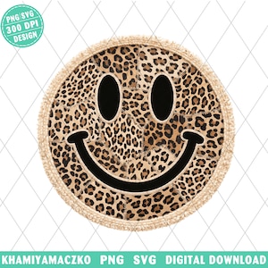 Puede incluir: Un diseño digital de una carita sonriente con un estampado de leopardo. La carita sonriente tiene ojos negros y una sonrisa negra. El diseño está rodeado de una franja beige. El diseño incluye el texto "PNG SVG 300 DPI DESIGN".