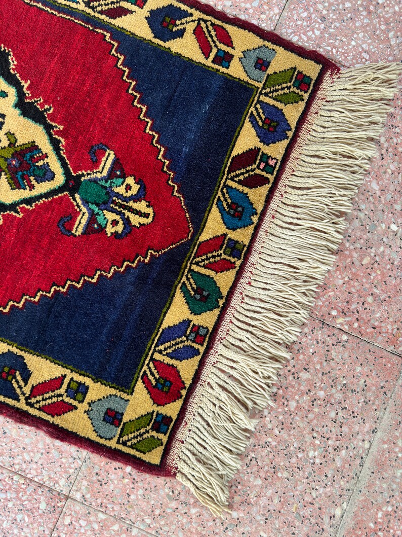 Vintage Turkish Anatolian Wool Rug, Handmade Blue Red Oushak Small Rug, Mini Rug, Small Medallion Rug, 2.4 x 3.7 image 4