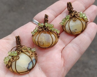 Yellow Agate Stone Pumpkin Wire Wrap, Harvest Autumn Fall Pendant, Gothic Witchy, Halloween Green Witch Stone Necklace. Nature Jewelry