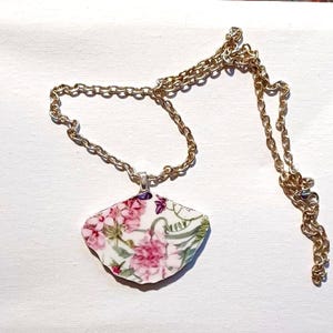 Broken China Necklace, Pink Flowers Pendant Necklace, Valentine&#39;s Day Gift, Mother&#39;s Day Gift