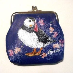 Monedero de frailecillo, regalo para amantes de las aves, monedero azul, monedero pintado a mano