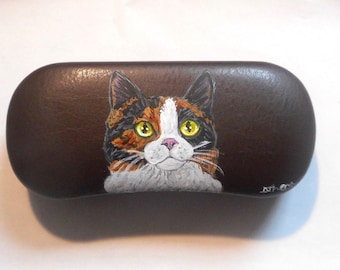 Calico Cat Eyeglass Case, Hand Painted Cat Person Gift. Hand Painted Glasses Case