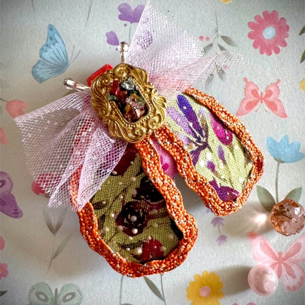 Ladybird brooch, insect pendant, tea party decoration, Alice in wonderland, moth fairycore, nature lover, floral fabric ornament, ladybug