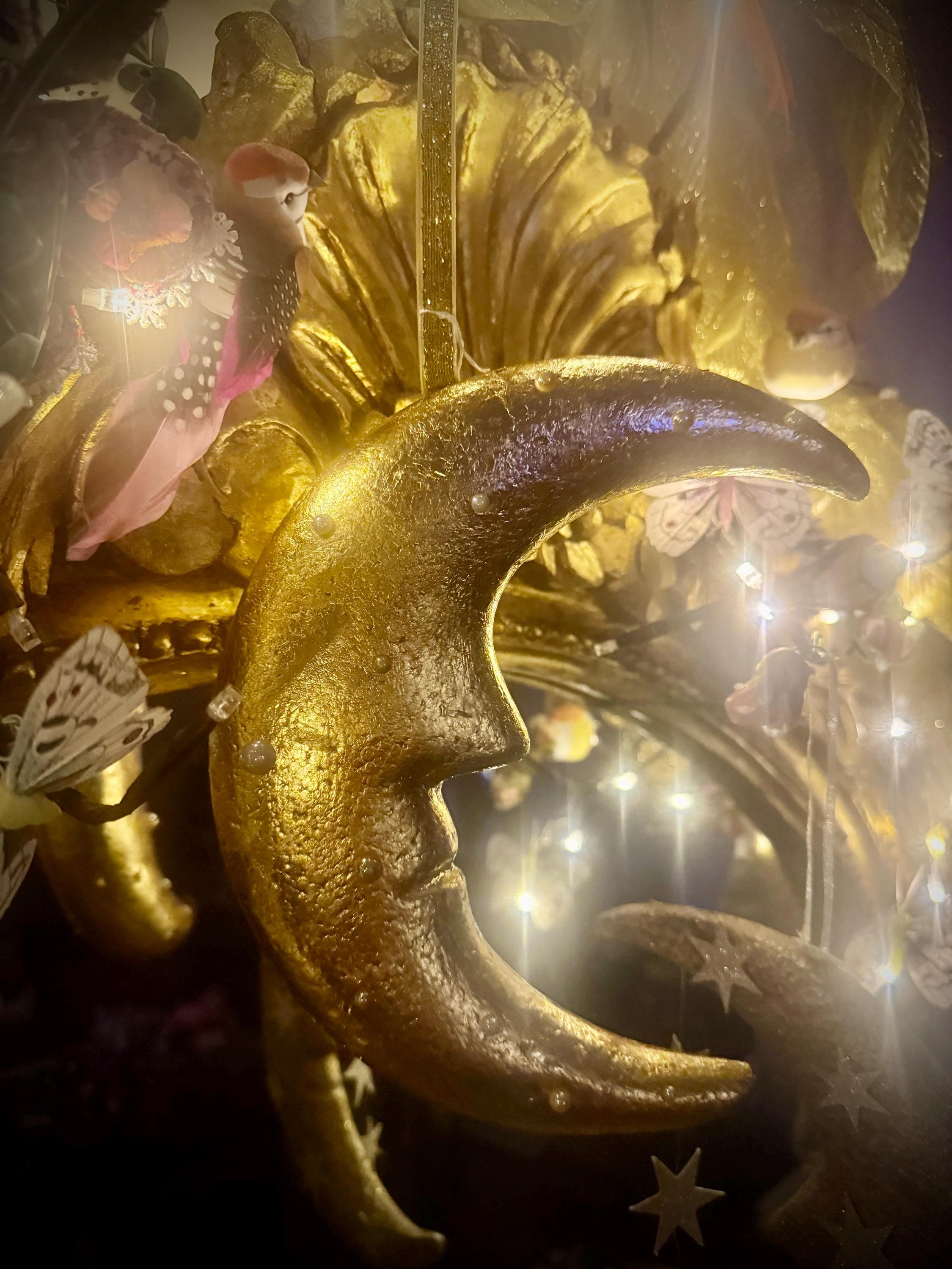 Vintage-style Gold Crescent Moon Ornament: Whimsical Christmas