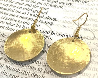 Hammered Brass Disc Earrings - simple and perfect for everyday wear