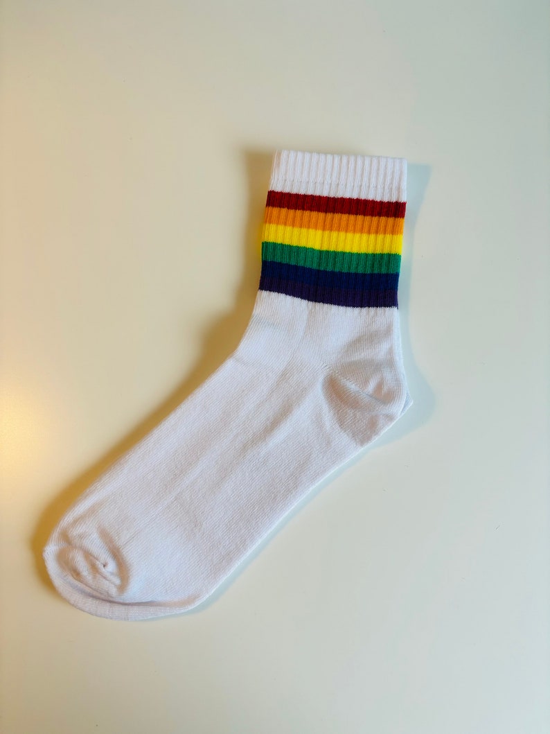 LGBTQ PRIDE Socks, One Love Rainbow Outfit, Love is Love Clothing, Queer Fashion, Gift for Gays, Gift Idea for Trans Bi Lesbians RAINBOW Weiss