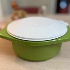 Vintage Tupperware Servalier Bowl – Avocado Green with White Seal Lid, 1970s Harvest Collection