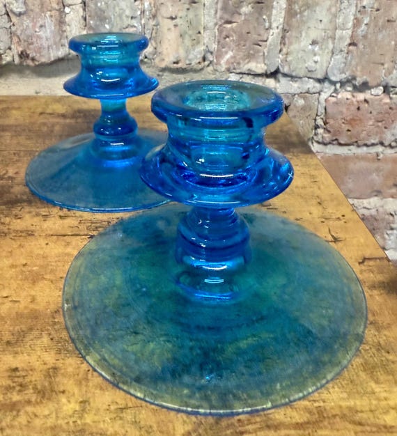 Vintage Blauer Glas Kerzenständer - Set mit 2 Eleganten Mid-Century Kerzenständern