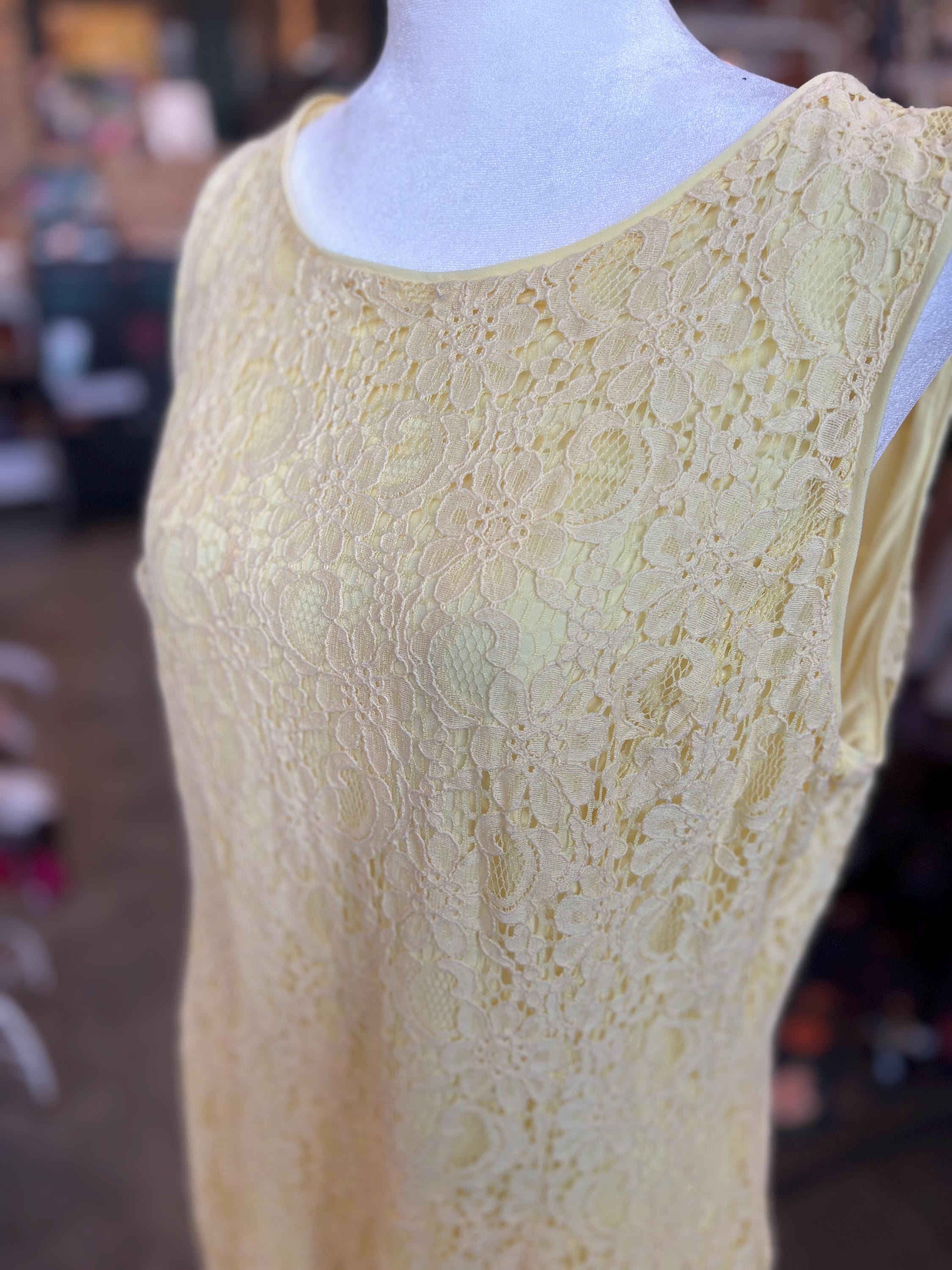 ralph lauren yellow lace dress Ralph Lauren yellow lace fitted dress size 2