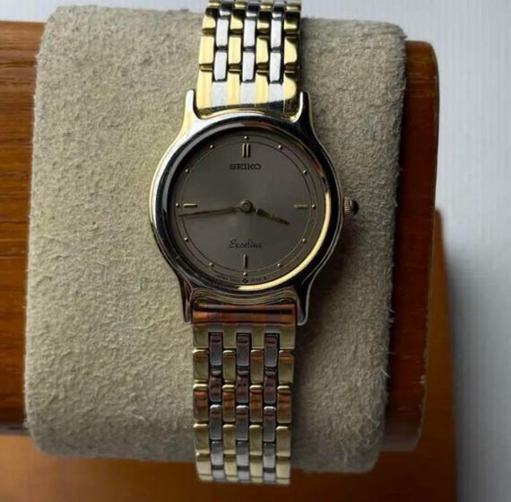 VINTAGE SEIKO EXCELINE Ref. 1F21-0AJ0 Quartz Movement Seiko Cal. 1F21 All  original part Size 20 x 30 mm Lug width 11 mm Vintage and very good  condition #seiko #seikovintage #seikolady #seikoladies #seikoexceline #
