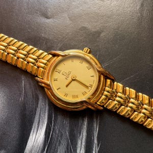 Fendi 300L Women&#39;s Vintage Watch   Gold  New battery