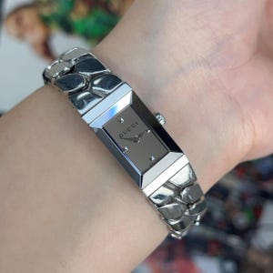 Montre vintage Gucci 147,5 pour femme, acier inoxydable argenté