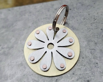 Daisy pet tag