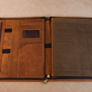 Portfolio personalizzato in pelle premium con chiusura a cerniera, elegante regalo aziendale per i clienti, opzione logo inciso disponibile