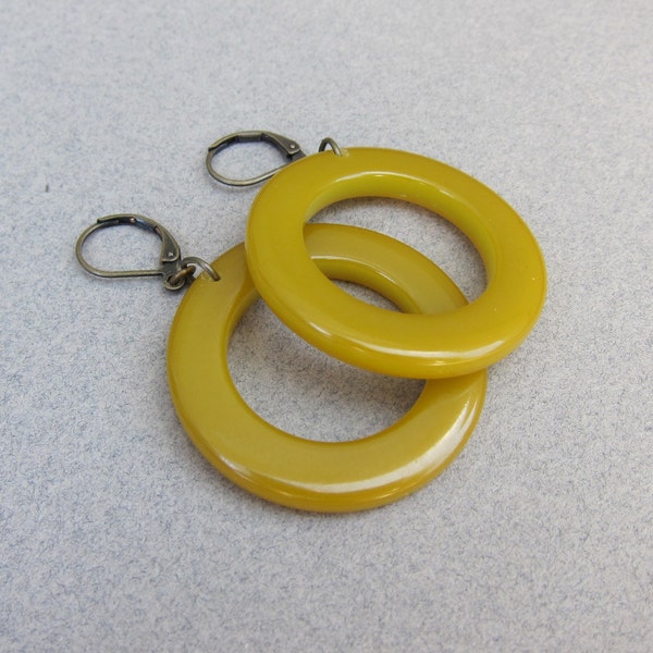 Vintage Bakelite Hoop Earrings