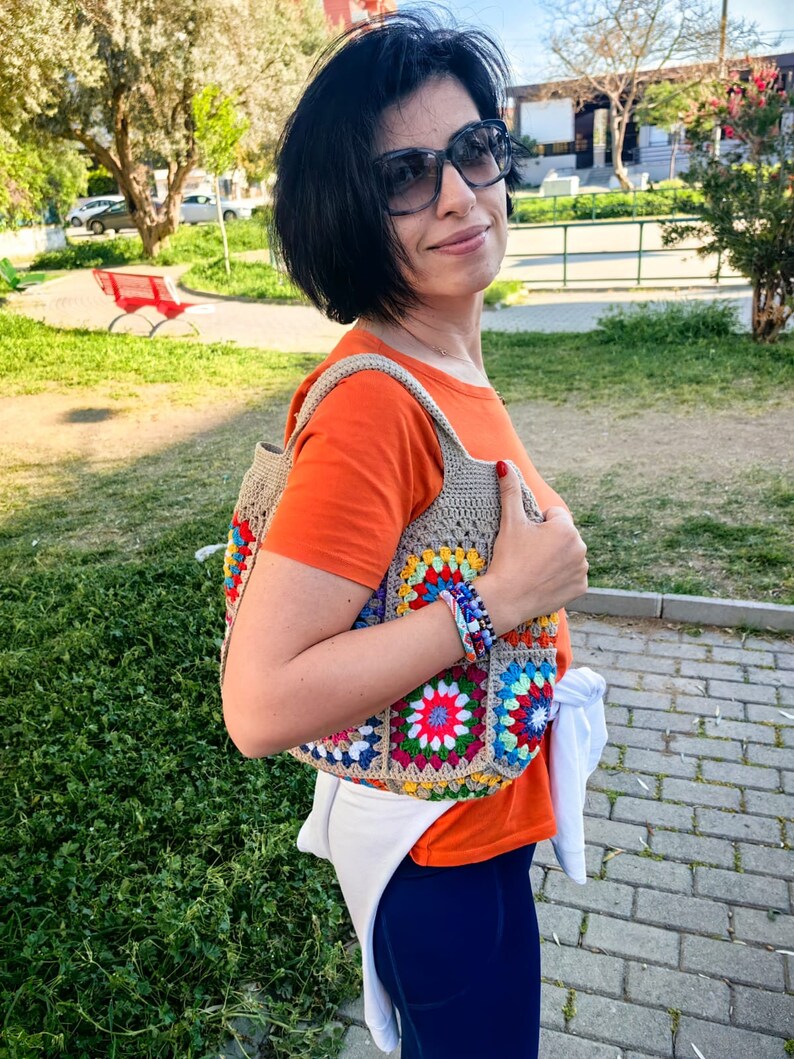 Knitted Patchwork Large Shoulder Bag, Colorfull Crochet Granny Square Tote Bag, Mother Day Gift, Birthday Gift, For Her Gift zdjęcie 4