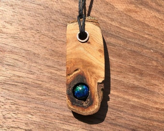 Lansdowne Sycamore and Chrysocolla pendant