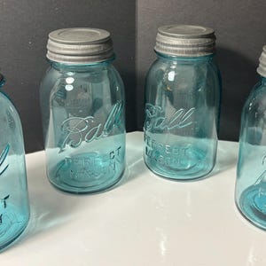 Ball Perfect Mason Glass Teal/Blue Mason Jars with Aluminum  Lids (4) c.1913-1923, Vintage/Antique