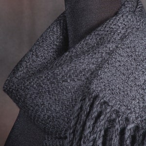 Charcoal gray scarf / HEAVYWEIGHT winterwear / handwoven scarf / merino wool scarf / man&#39;s scarf / woman&#39;s scarf