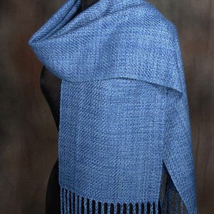Blue scarf / handwoven scarf / merino wool scarf / winter scarf / electric blue / royal blue image 2
