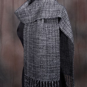 Salt and pepper tweed scarf / HEAVYWEIGHT / handwoven / merino wool image 2
